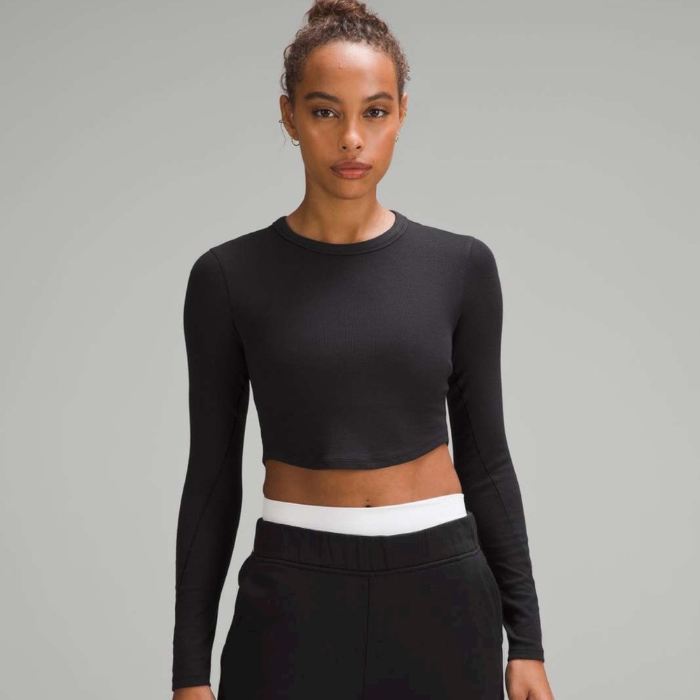 NWOT lululemon hold tight cropped long sleeve black